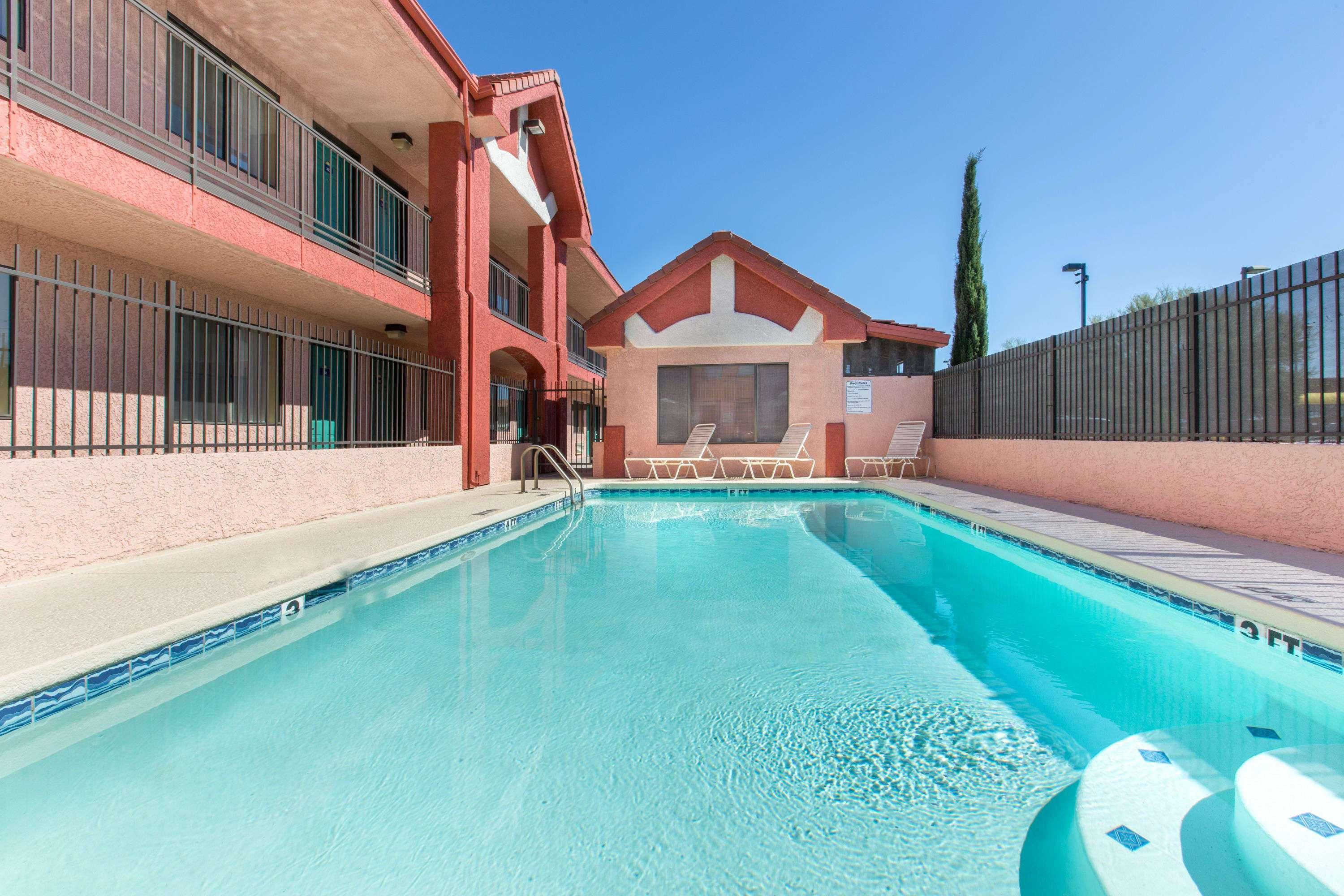 Days Inn By Wyndham Tucson Airport Екстер'єр фото