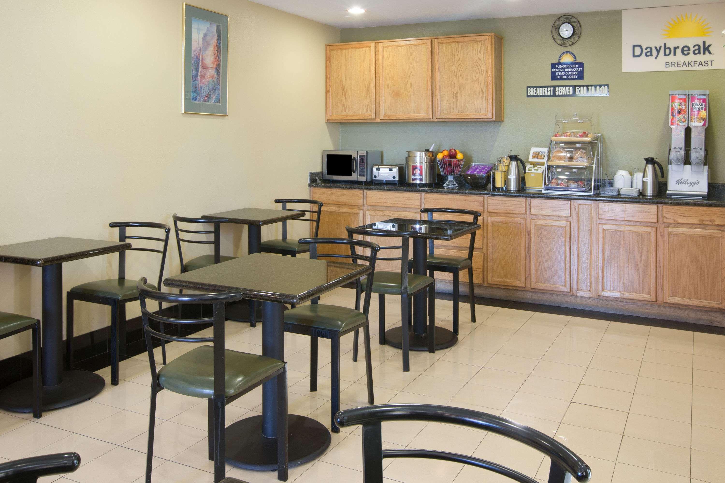 Days Inn By Wyndham Tucson Airport Екстер'єр фото
