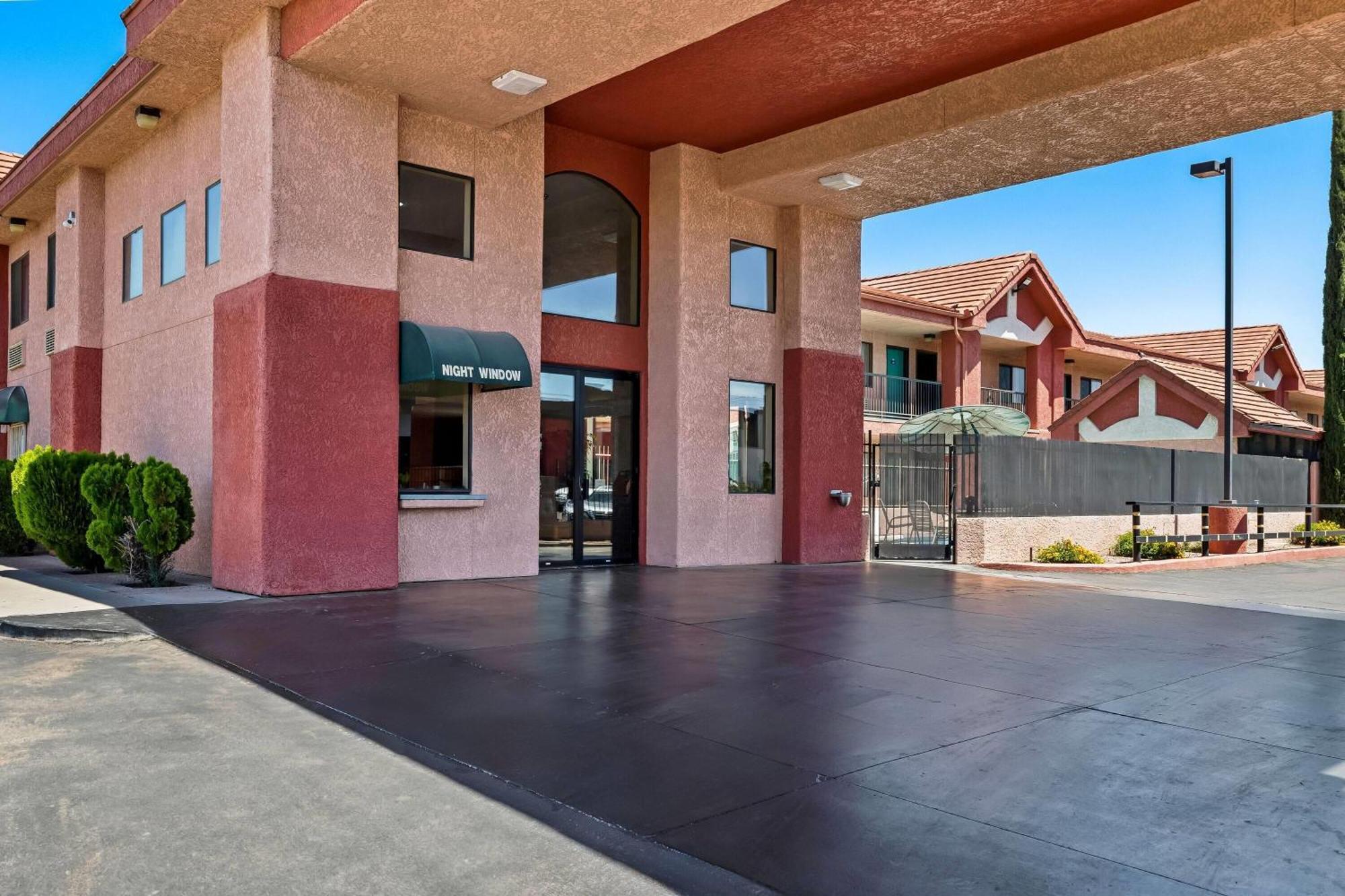 Days Inn By Wyndham Tucson Airport Екстер'єр фото