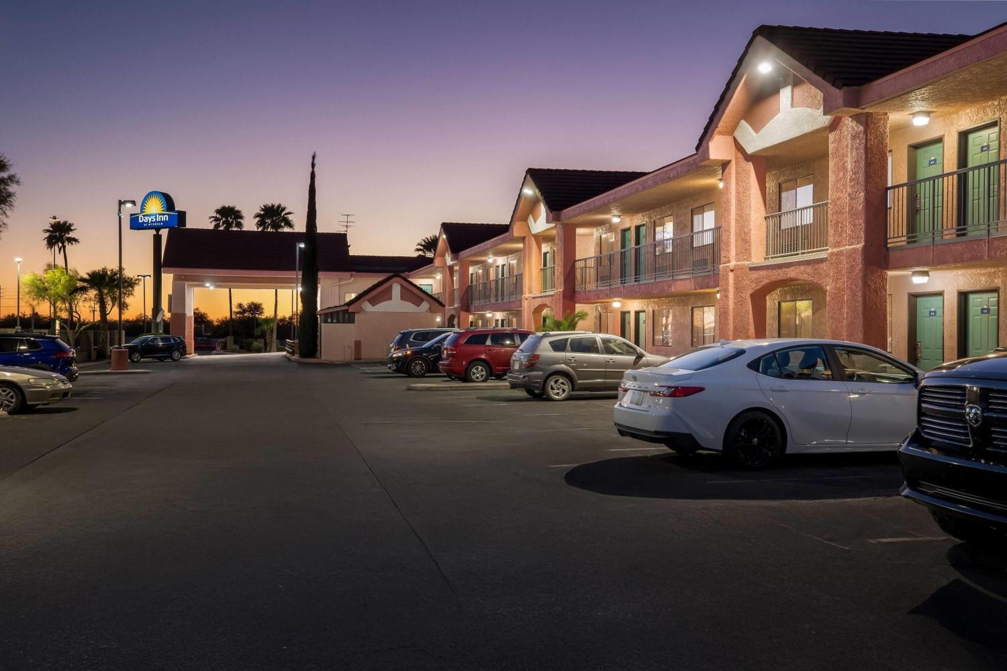 Days Inn By Wyndham Tucson Airport Екстер'єр фото