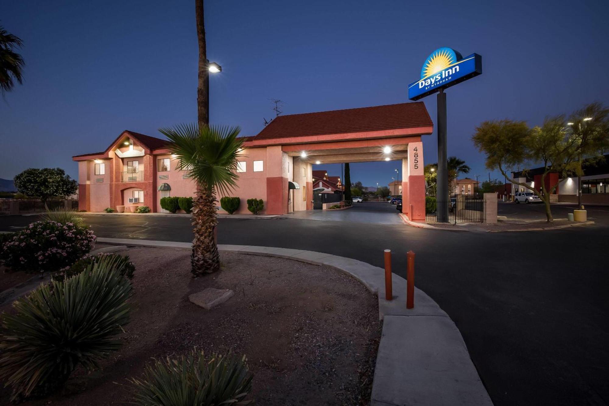 Days Inn By Wyndham Tucson Airport Екстер'єр фото