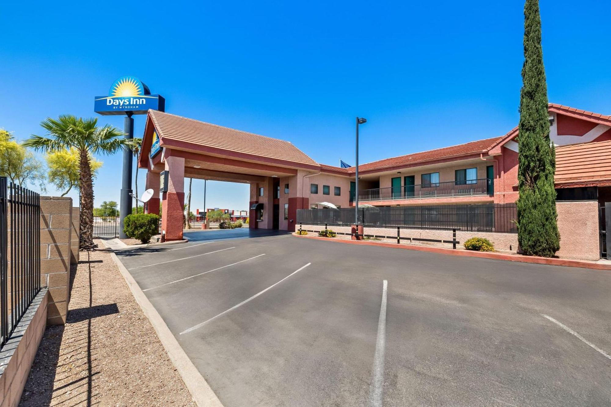 Days Inn By Wyndham Tucson Airport Екстер'єр фото